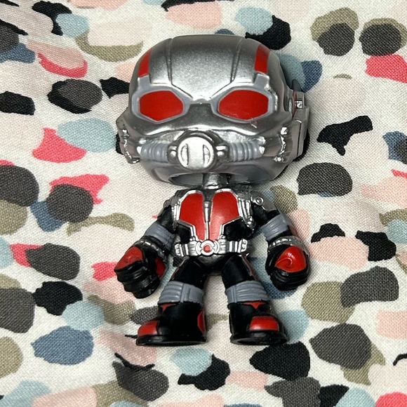 Ant Man Figure - Picture 1 of 3